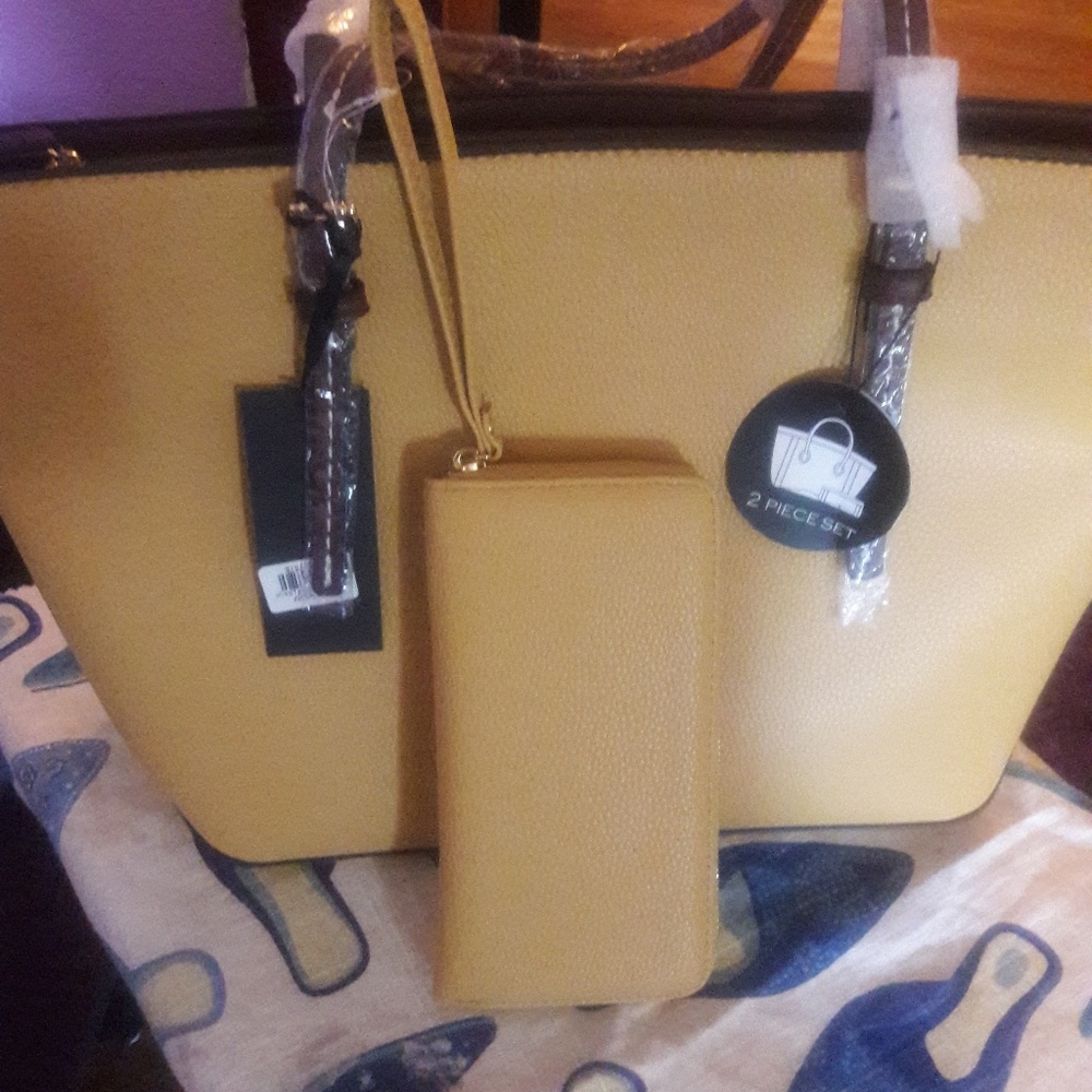 Purses - Picture 4 of 6